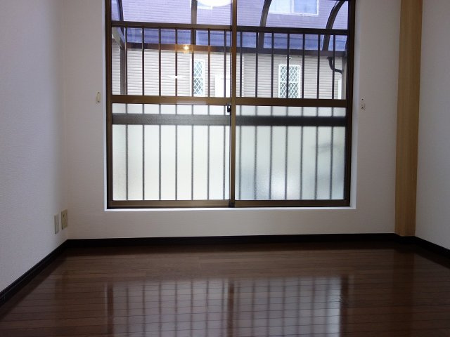 アイビーの洋室