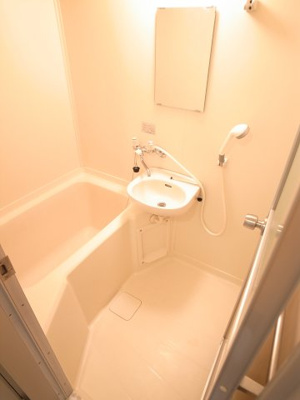 【浴室】 | 道場北マンション | 浴室はいつもきれいにしておきたいですね。