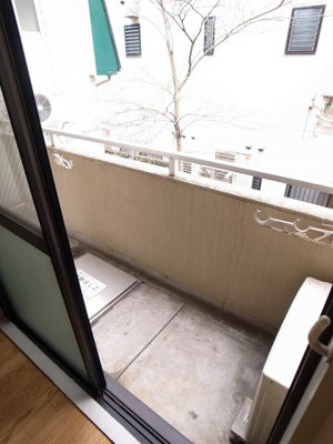 【バルコニー】 | 道場北マンション | バルコニーがＬ字型で広くお使いいただけます！