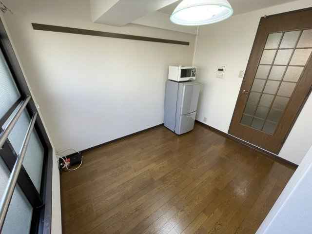 リンダプラヤ甲子園の居間・リビング