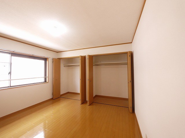 プラシード（前栽町）の寝室|ゆとりの広さです