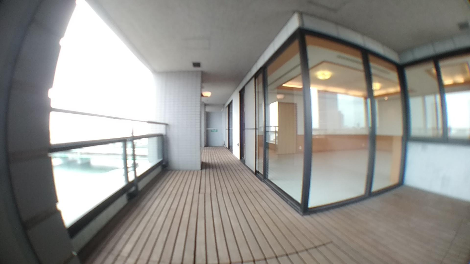 中央区日本橋箱崎町の賃貸マンションのバルコニー