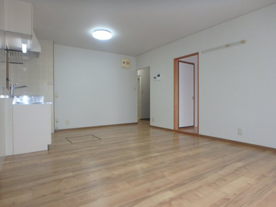 【居間・リビング】 | シャンポール日吉A | 日吉町　シャンポール日吉A　2LDK　居間・リビング