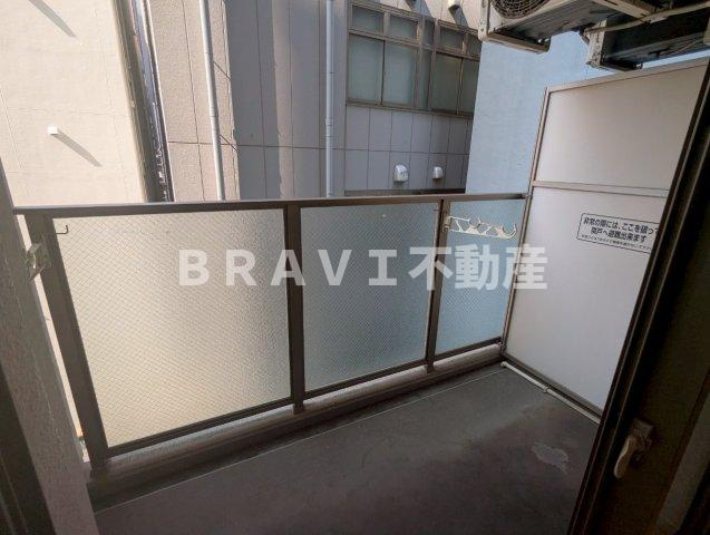 アーデンタワー本町イースト　BRAVI不動産のバルコニー