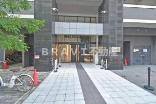 アーデンタワー本町イースト　BRAVI不動産のエントランス