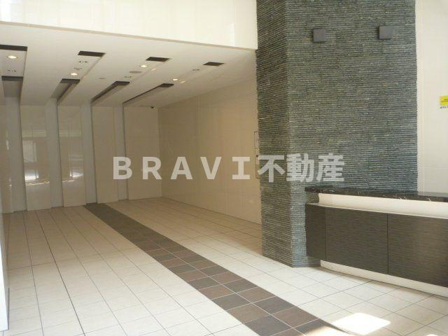 アーデンタワー本町イースト　BRAVI不動産のロビー