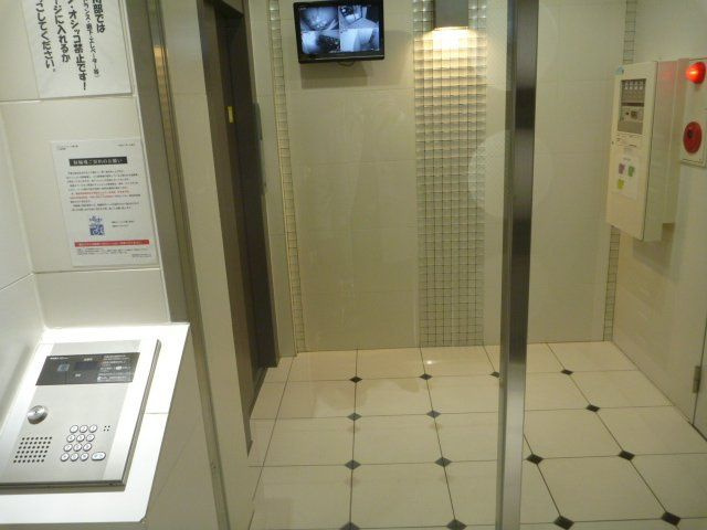 ブリリアントコート農人橋　BRAVI不動産のエントランス