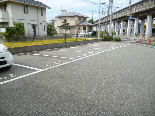 フレグランス今市Ⅱの駐車場
