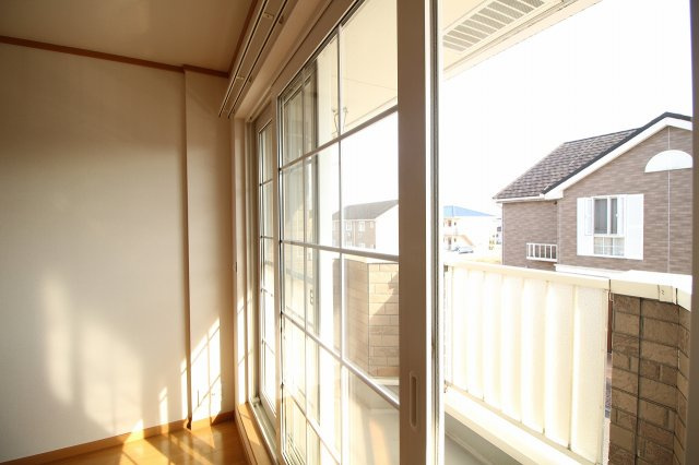 プロムナードⅢのセキュリティ|ペアガラスサッシ/同型タイプの別のお部屋のお写真です