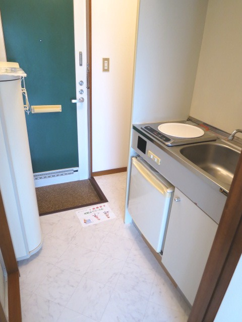 ウイングコート萩山の玄関