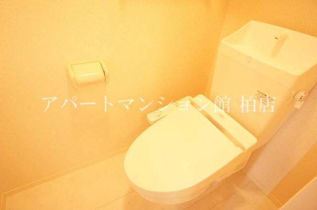 サイドガーデン南増尾A棟のトイレ