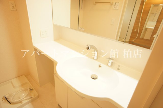 サイドガーデン南増尾A棟の洗面所