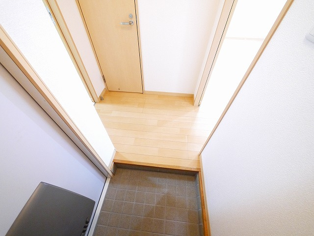 オ・パン法蓮町の玄関|きれいな玄関です