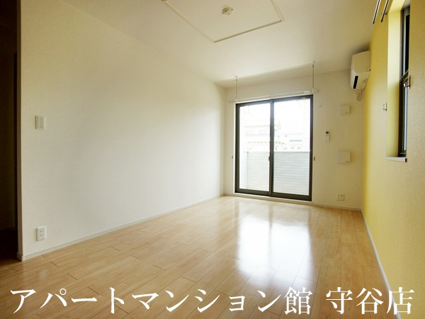 グレース アロッジオの居間・リビング