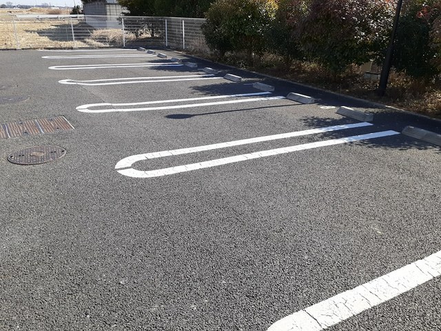 グレース アロッジオの駐車場