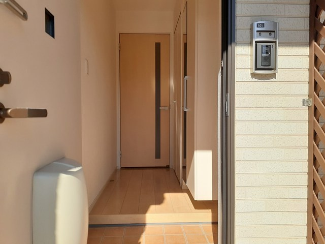 グレース アロッジオの玄関