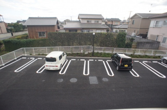 【駐車場】
