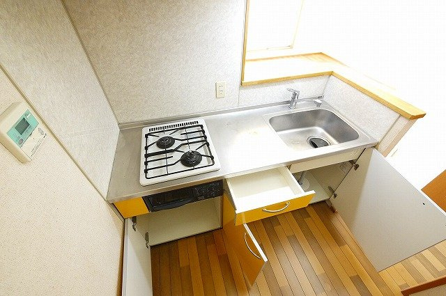 さくらハイツのキッチン|キッチン用品の収納もできますよ。