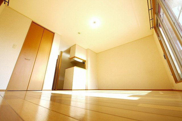さくらハイツの洋室|圧迫感のないお部屋です。