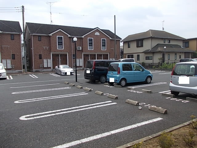 シャルマンＣの駐車場
