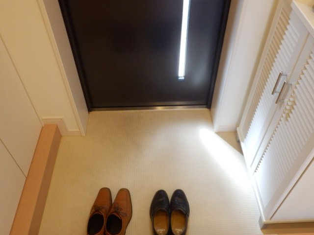 エクサーブ東原の玄関