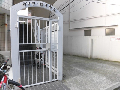 【エントランス】 | ヴィラロイヤル