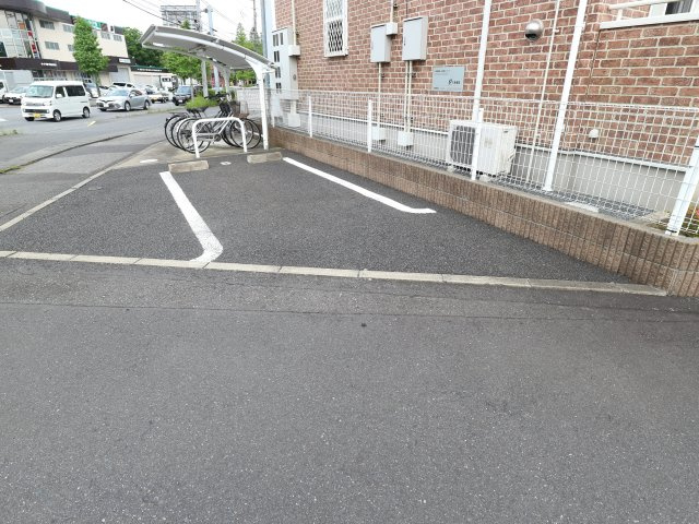 サイドウォークの駐車場