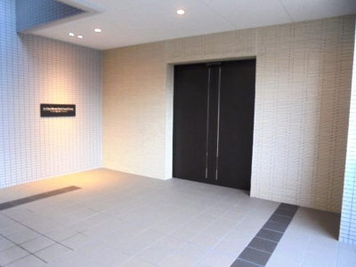 【エントランス】 | ル･サンク南千里ローレルコート | シンプルでスタイリッシュなエントランス★