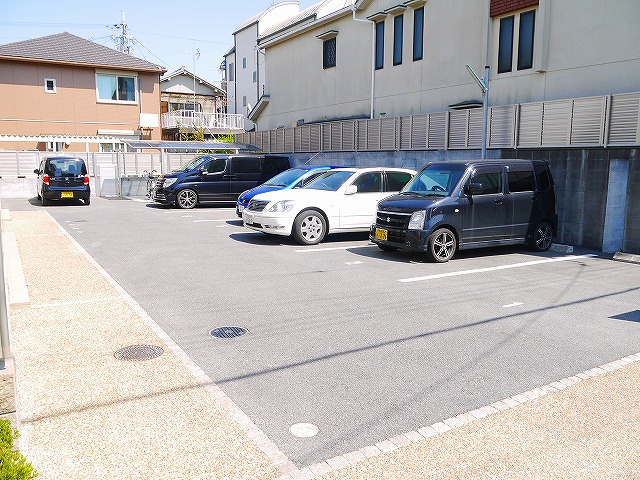 ヴィルコートの駐車場|駐車場があります