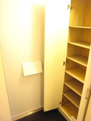 【玄関】 | カルナック | シューズボックスも備え付けです。