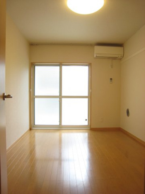 【居間・リビング】 | カルナック | フローリングのお部屋です