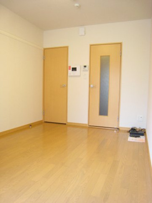 【内装】 | カルナック | ベランダもついています。