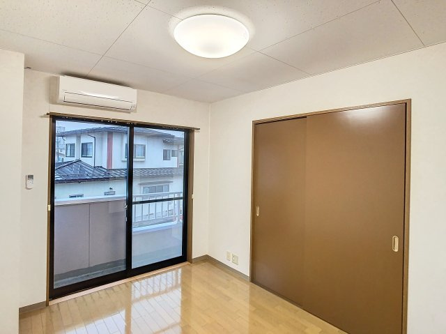 ライフステージ芳武の洋室