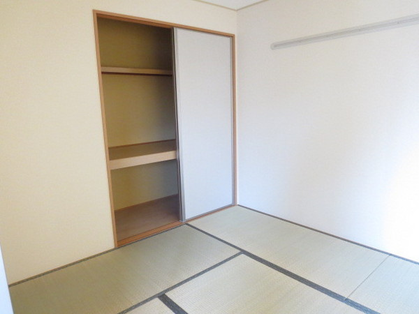 カーサフィオーレB棟の収納