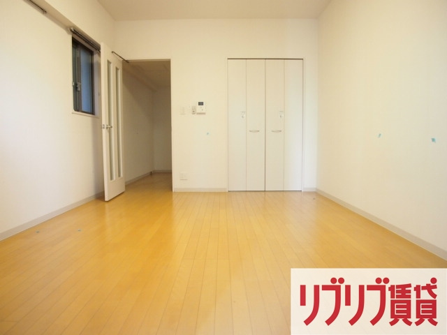 サンライズ・新町大塚ビルの居間・リビング