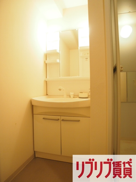 サンライズ・新町大塚ビルの独立洗面台