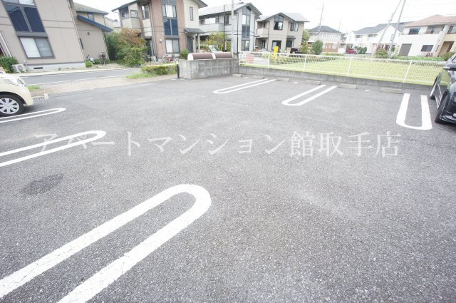 プリマヴェラの駐車場