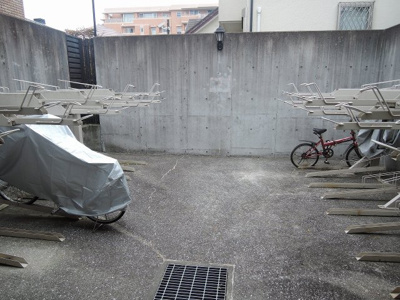 【その他共用部分】 | ランドシテイ横濱山手伍番館 | バイク置場・駐輪場