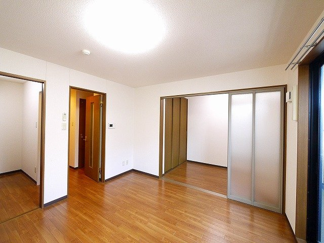 ドルフⅢの居間・リビング|使いやすい居間です