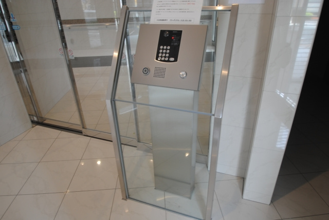 アーバンパレス六ツ門セントラルベースのエントランス