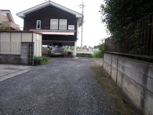 鴻巣市鴻巣の売地の前面道路含む現地写真