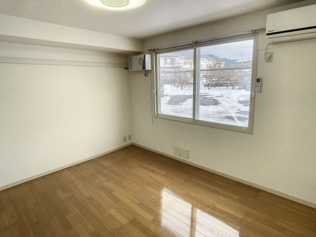 ヴィレッジアルカディアの洋室