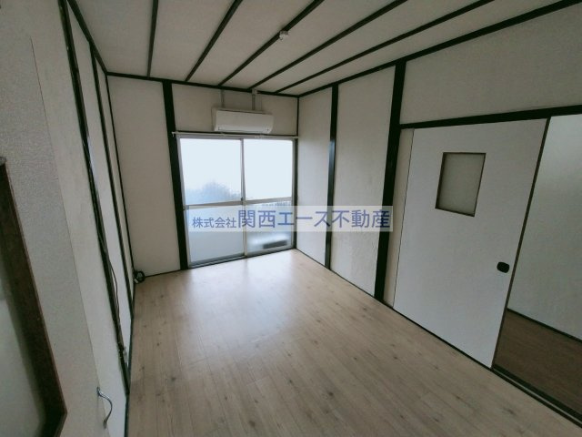 【居間・リビング】 | 稲葉３丁目貸家