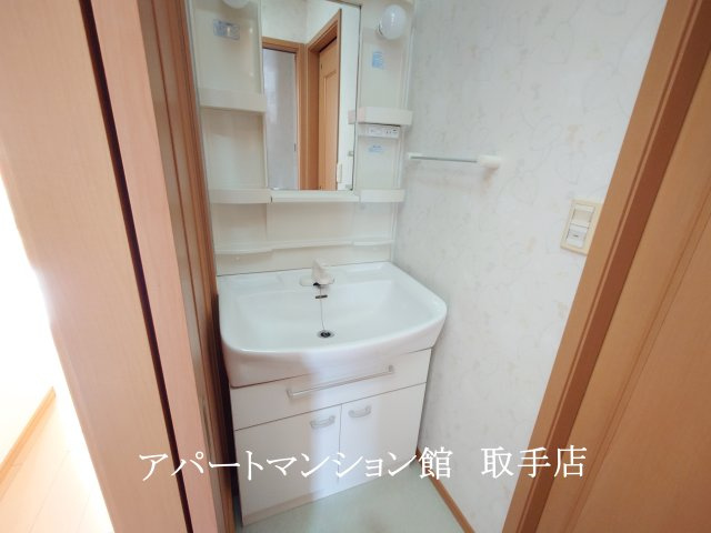 ヴィラブリーゼＡの独立洗面台