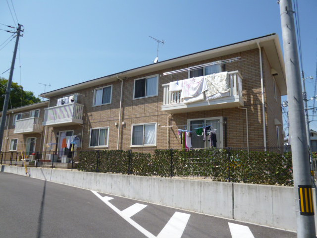 総社市井尻野のアパートの外観