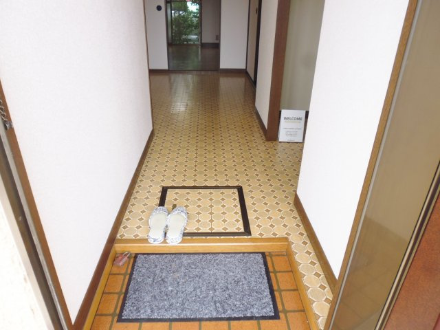 コスモハイツの玄関