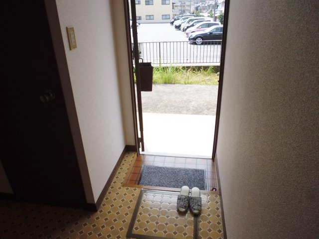 コスモハイツの玄関