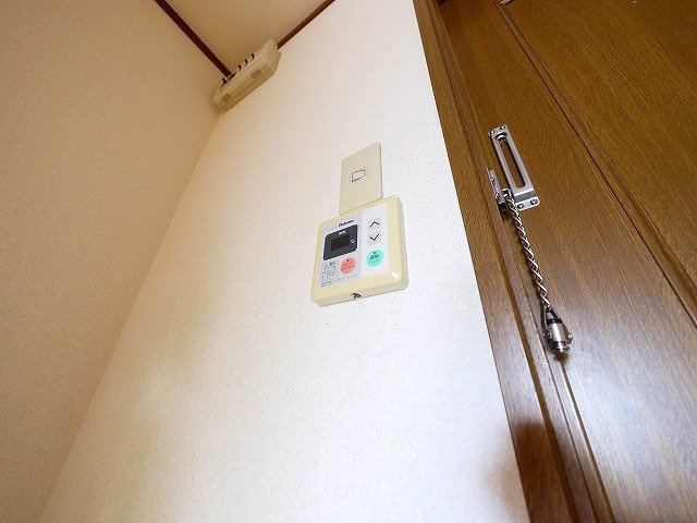 メゾンレイ天理のその他|給湯リモコンです。