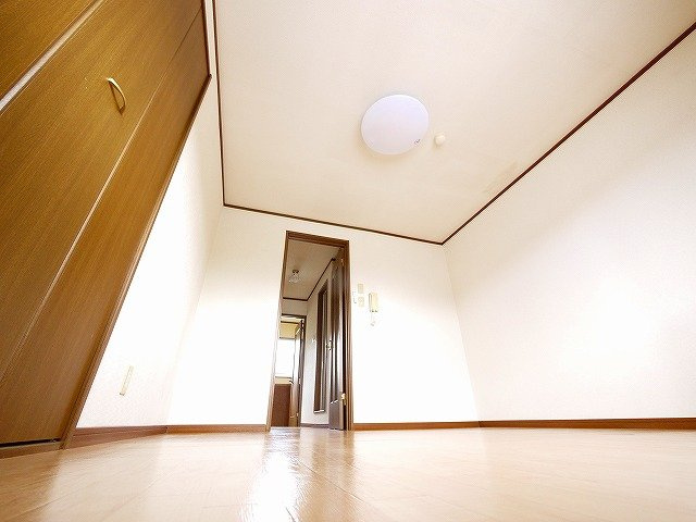 メゾンレイ天理の洋室|洋室です