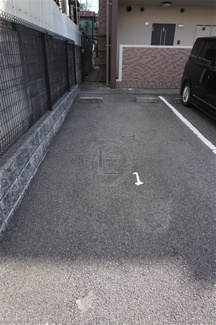 【駐車場】